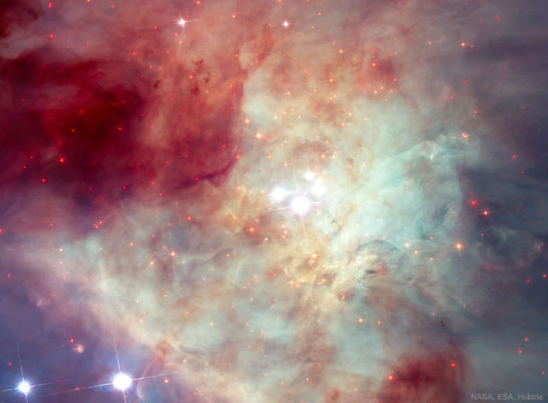 Bystrye zvezdy i planety-otshel'niki v tumannosti Oriona