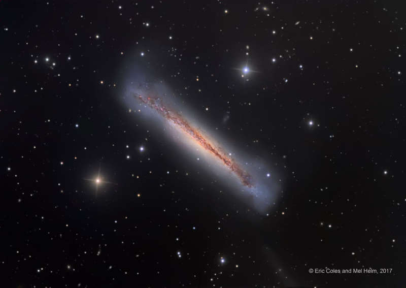 NGC 3628: galaktika Gamburger