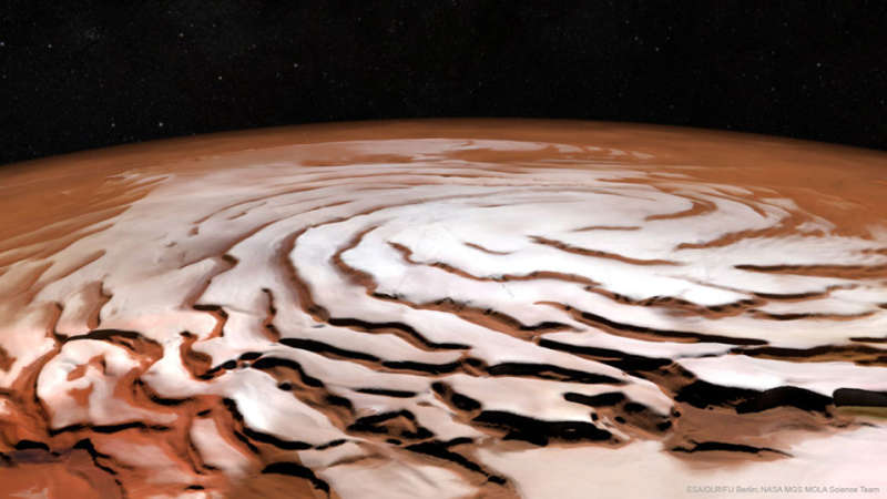 Spiral' na severnom polyuse Marsa