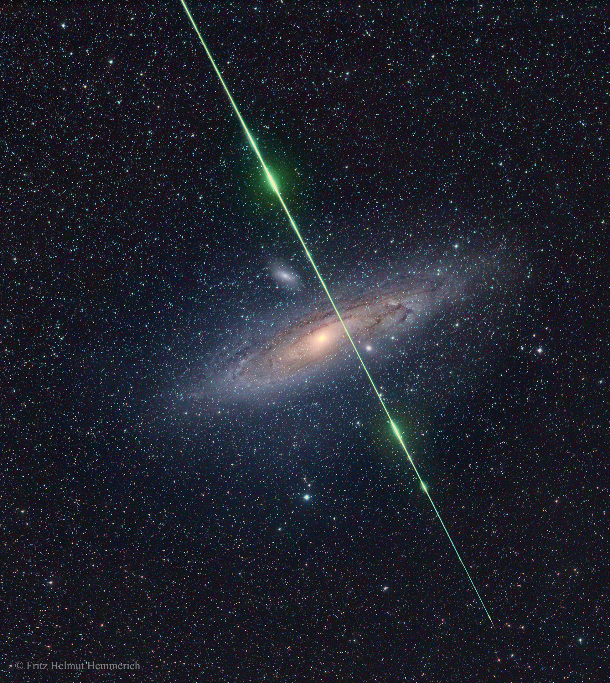 Meteor pered galaktikoi