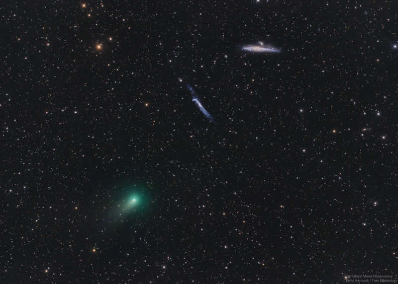 Комета, Кит и Хоккейная клюшка