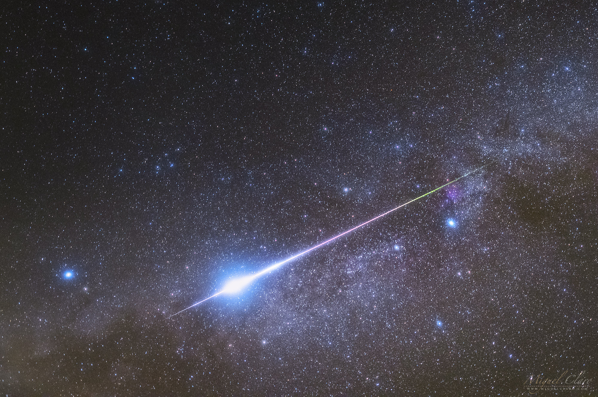 Yarkii meteor, zvezdnoe nebo