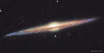 NGC 4565: galaktika, vidimaya s rebra