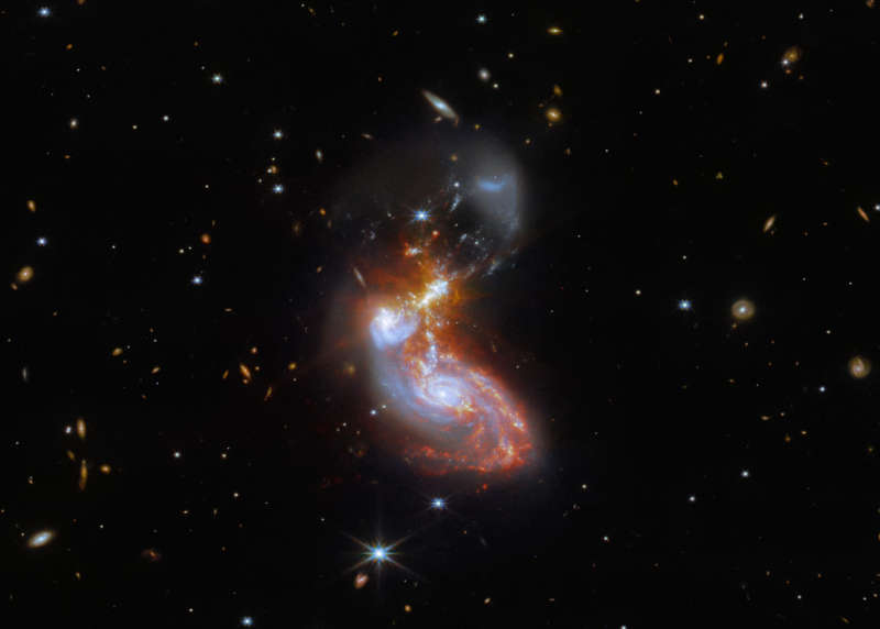 Пара сливающихся галактик IIZw096