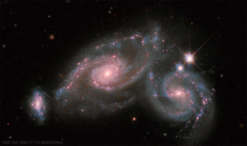 APOD: 2023 January 23 Б The Colliding Spiral Galaxies of Arp 274