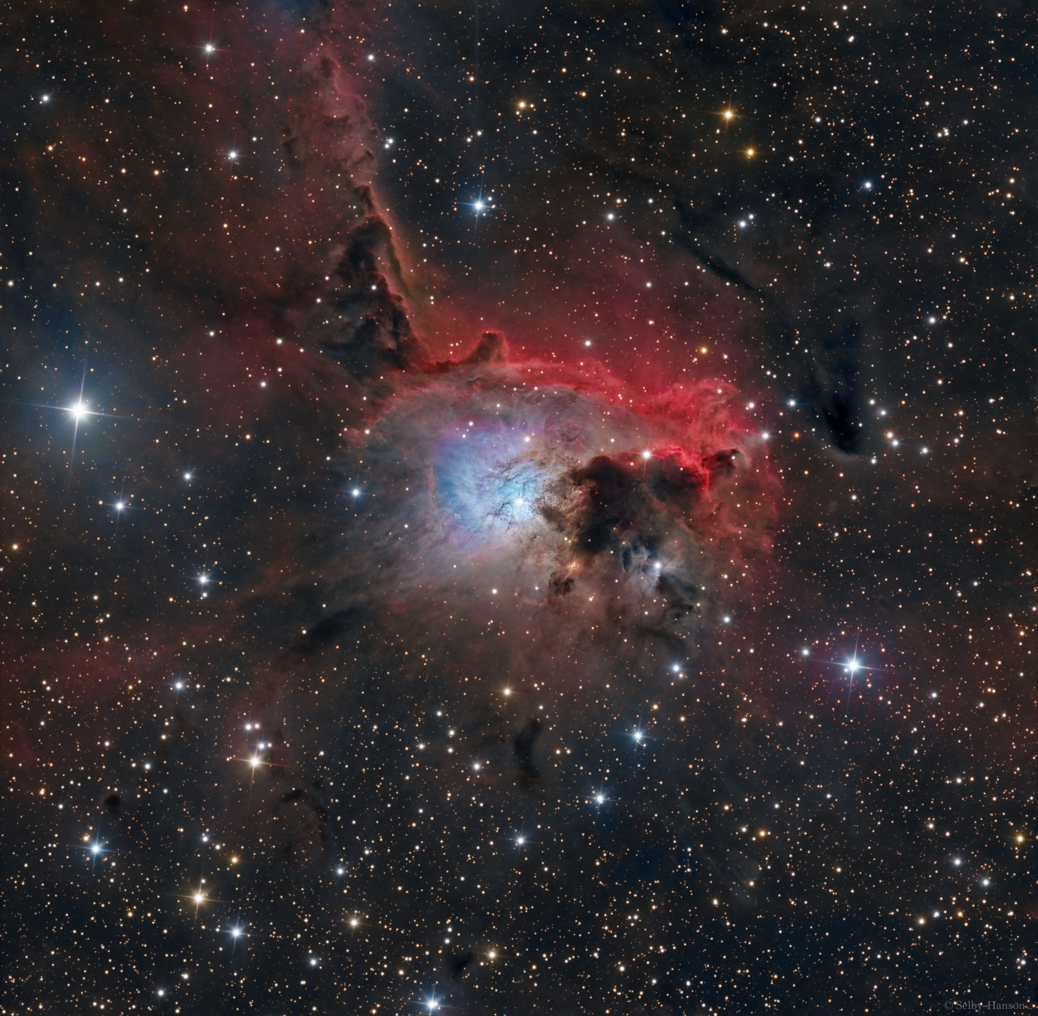 NGC 2626 v komplekse molekulyarnyh oblakov v Parusah