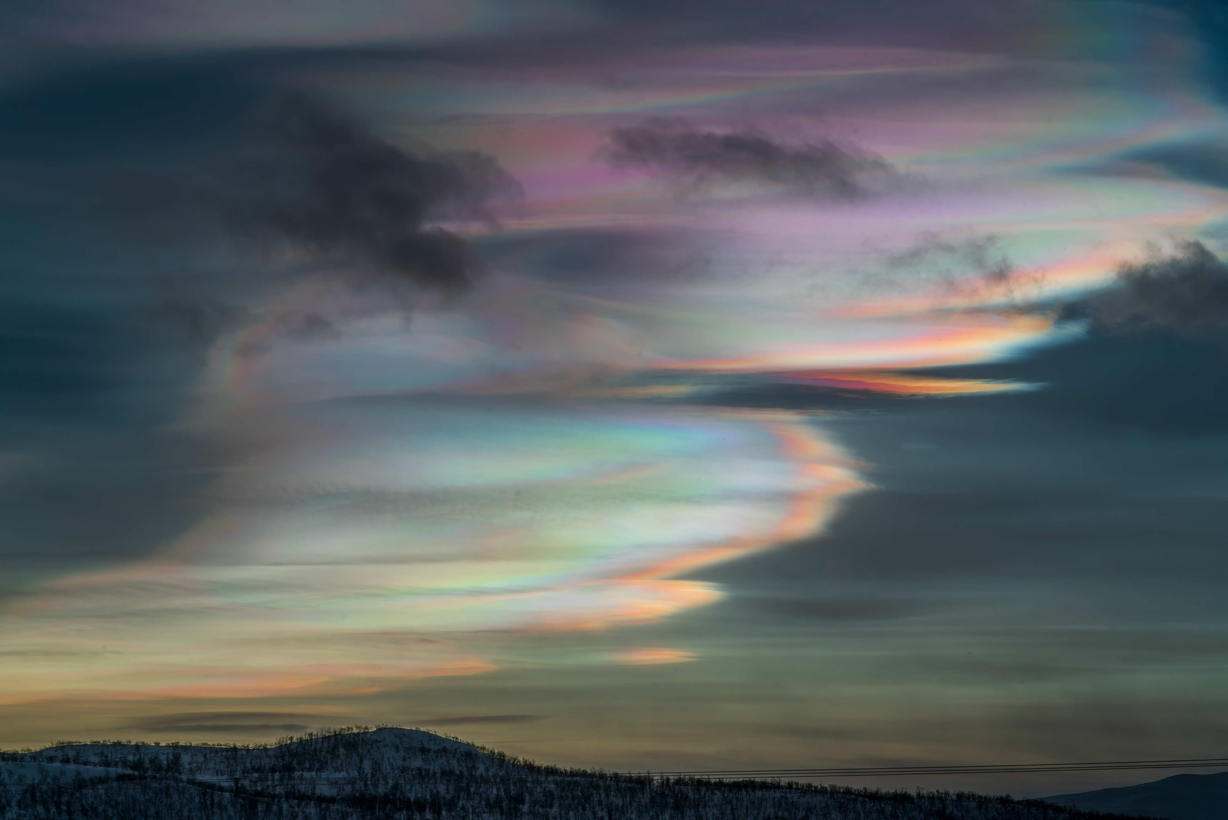 Perlamutrovye oblaka nad Laplandiei