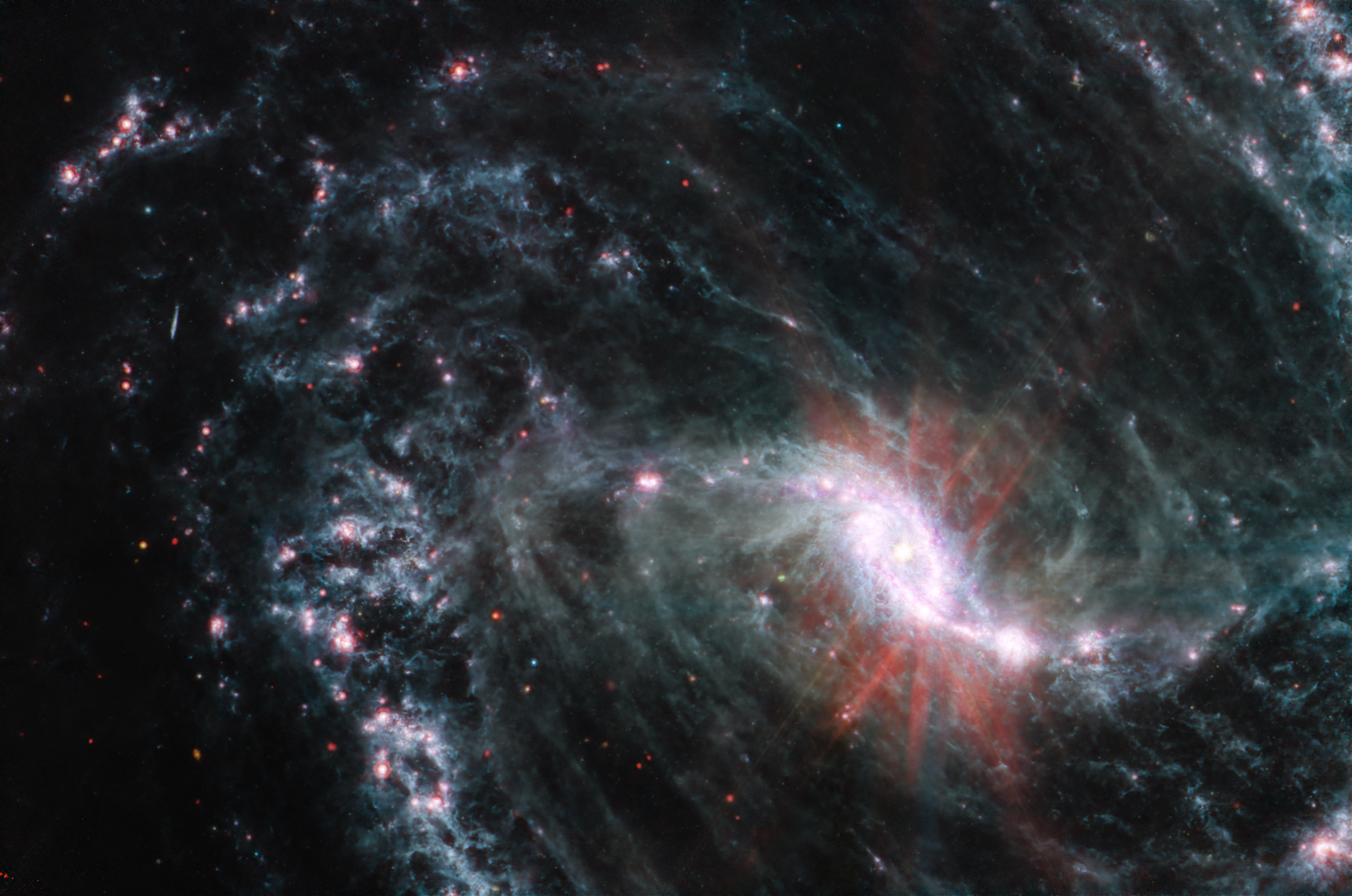 Spiral'naya galaktika s peremychkoi NGC 1365 ot teleskopa "Dzheims Vebb"
