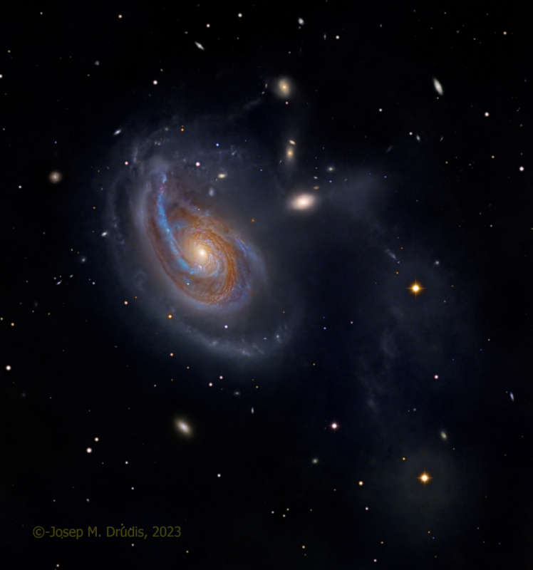 Арп 78: пекулярная галактика в созвездии Овна