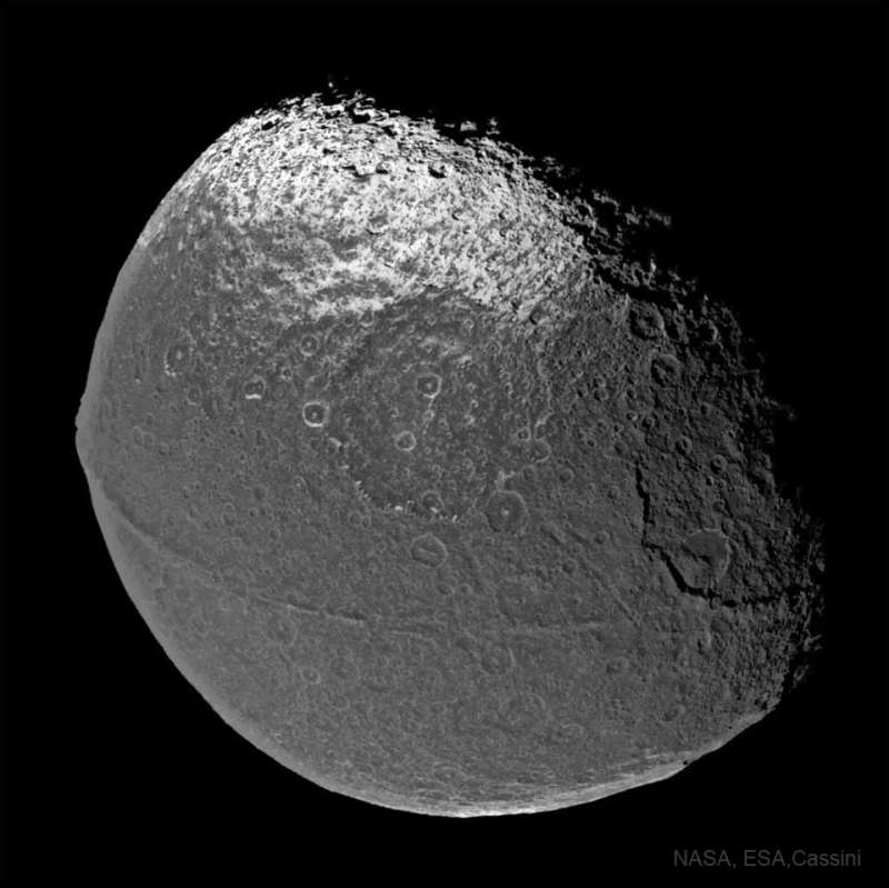 APOD: 2023 February 26 Б Saturns Iapetus: Moon with a Strange Surface