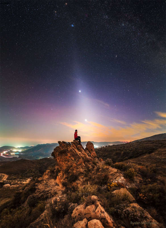 APOD: 2023 February 27 Б Zodiacal Ray with Venus and Jupiter