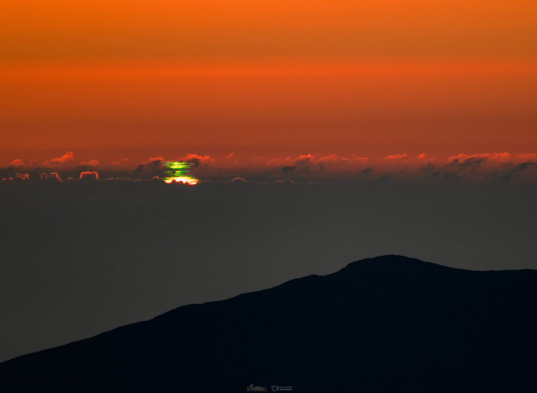APOD: 2023 March 28  A Multiple Green Flash Sunset
