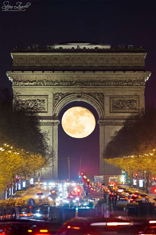 APOD: 2023 April 26 Б The Moon through the Arc de Triomphe