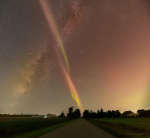 APOD: 2023 September 27 Б STEVE and Milky Way Cross over Rural Road