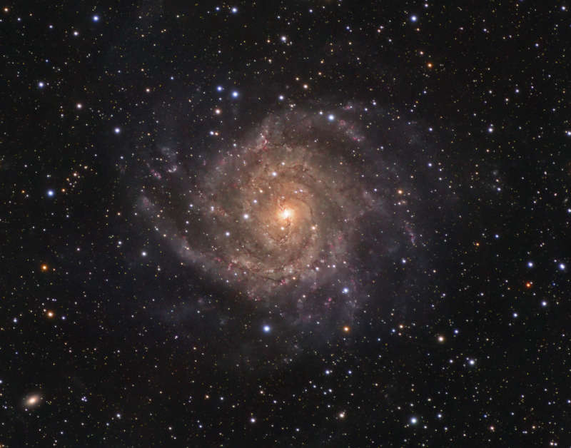 IC 342: скрытая галактика в Жирафе