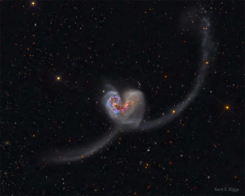 APOD: 2024 February 7 B The Heart Shaped Antennae Galaxies