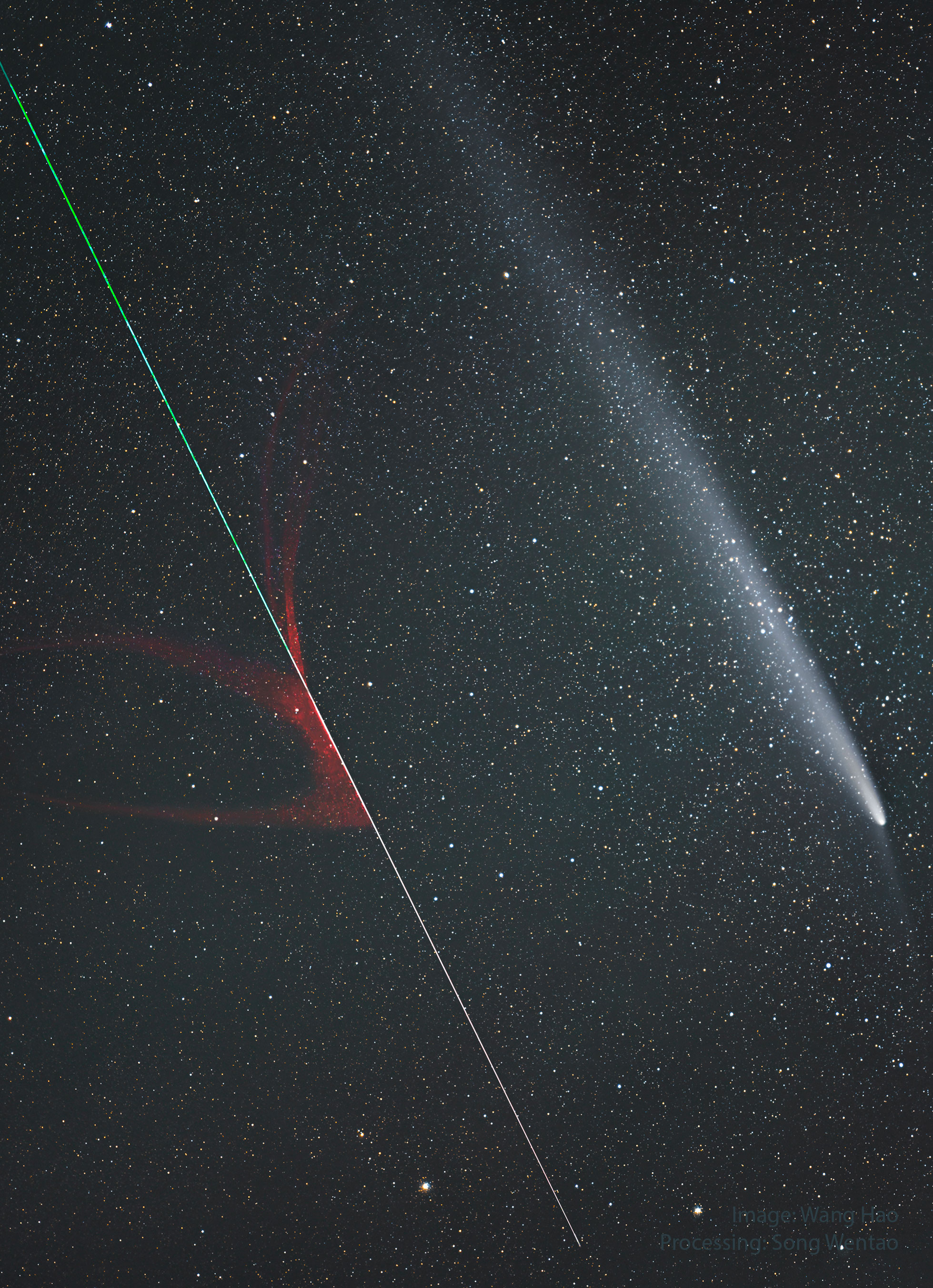 APOD: 2024 November 27  The Meteor and the Comet