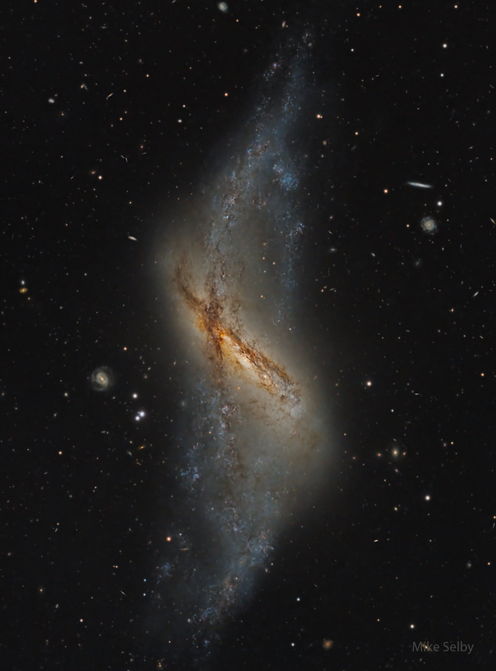 APOD: 2024 December 18  NGC 660: Polar Ring Galaxy