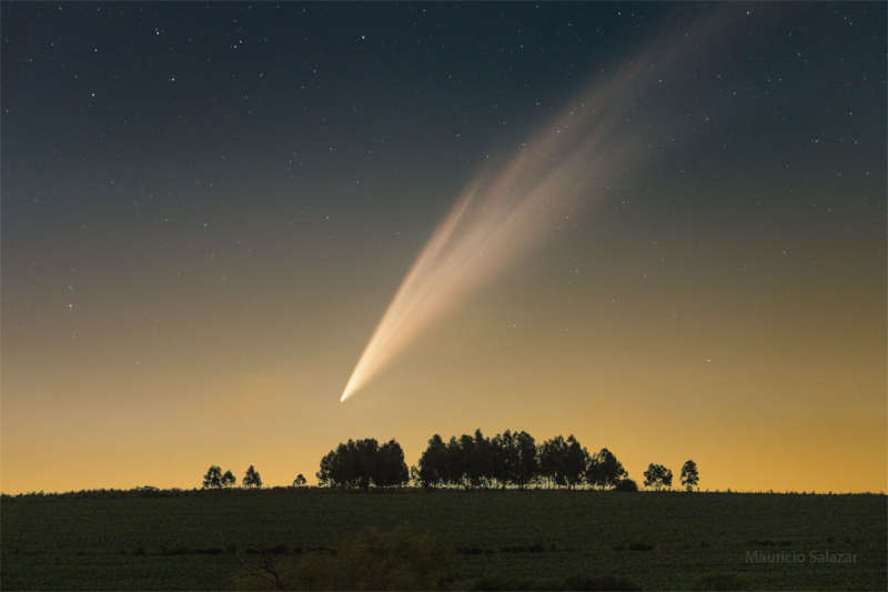 APOD: 2025 January 28  Comet G3 ATLAS over Uruguay